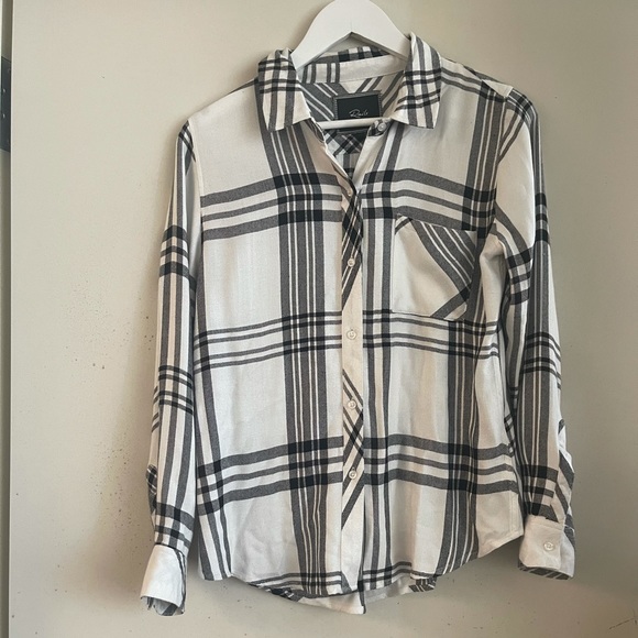 Rails Hunter Plaid Button Down Shirt - Picture 5 of 7